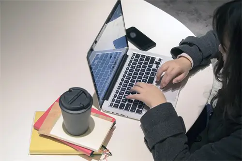 呼叫中心用什么电脑